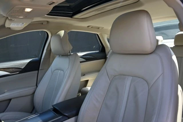 2017 Lincoln MKZ - Image 10 of 21