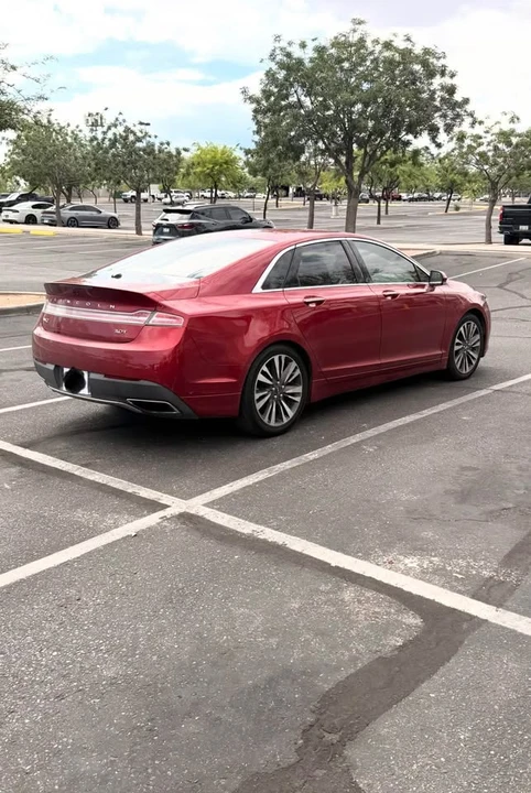 2017 Lincoln MKZ - Image 2 of 10