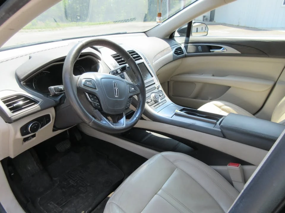2017 Lincoln MKZ - Image 9 of 12