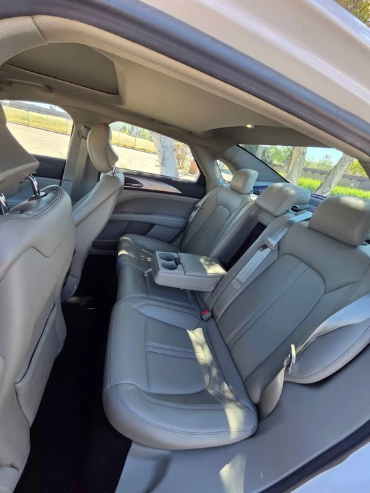 2017 Lincoln MKZ - Image 11 of 17