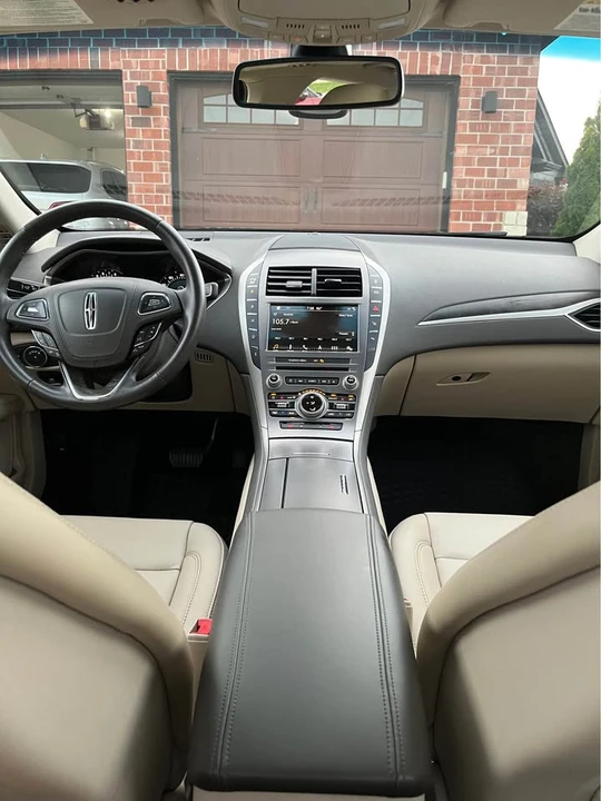 2017 Lincoln MKZ - Image 12 of 17