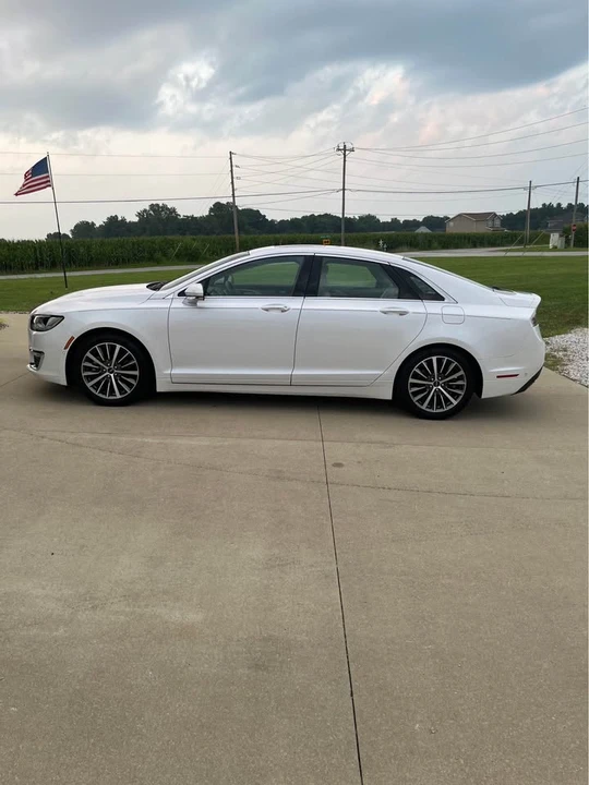 2017 Lincoln MKZ - Image 2 of 17