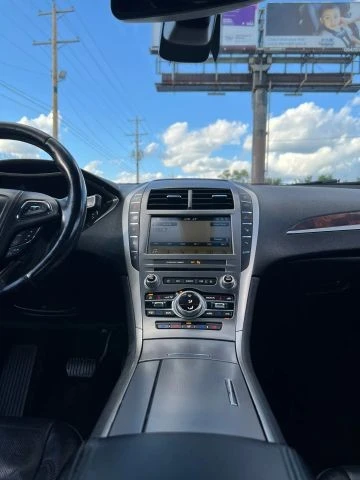 2017 Lincoln MKZ - Image 10 of 16