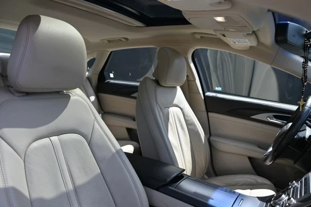 2017 Lincoln MKZ - Image 11 of 21