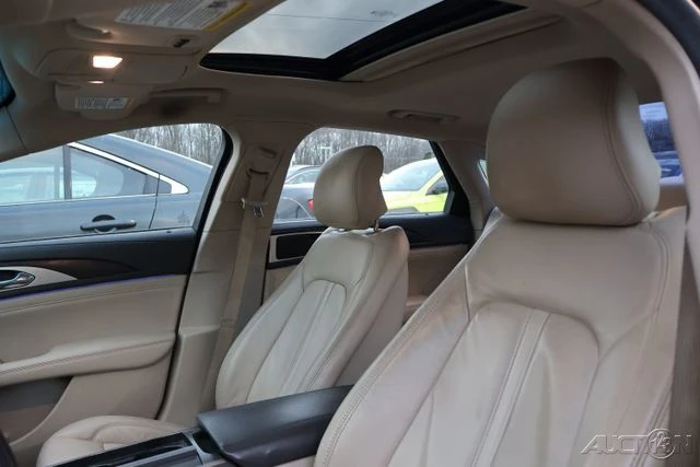 2017 Lincoln MKZ - Image 9 of 18