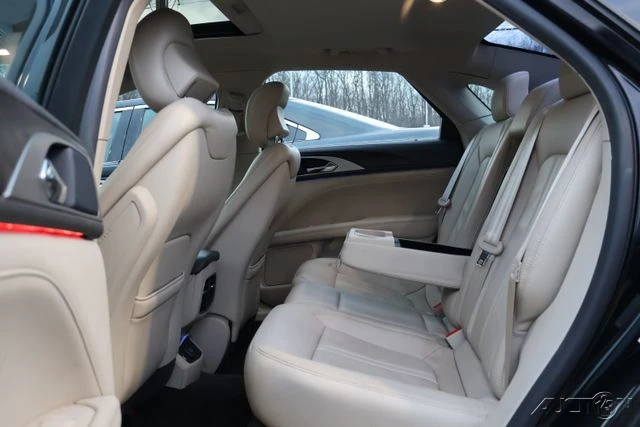 2017 Lincoln MKZ - Image 10 of 18