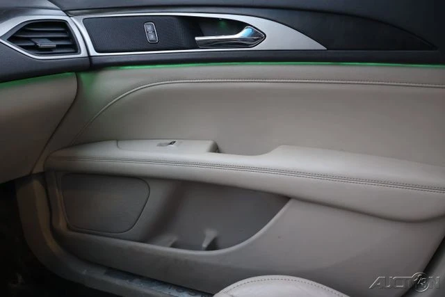 2017 Lincoln MKZ - Image 13 of 18