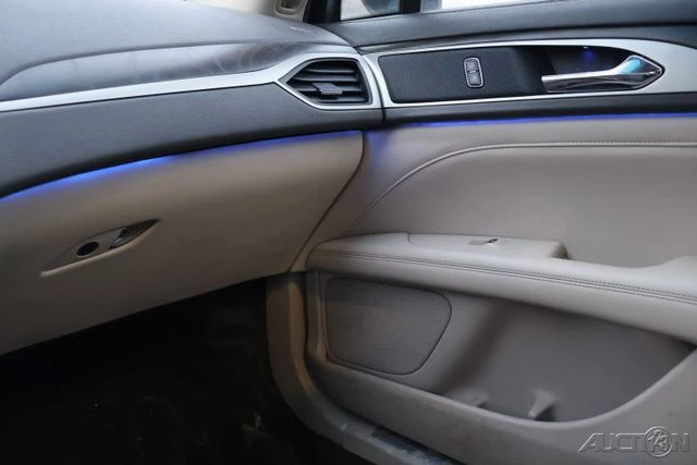 2017 Lincoln MKZ - Image 14 of 18
