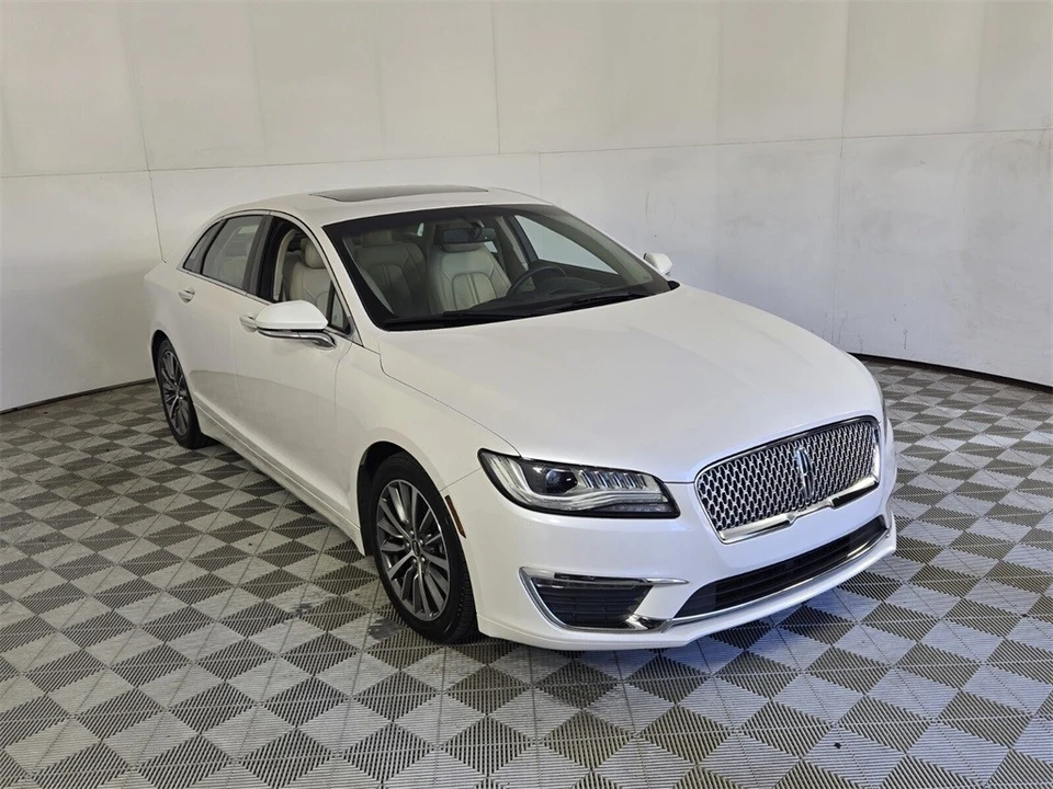 2017 Lincoln MKZ - Image 2 of 21