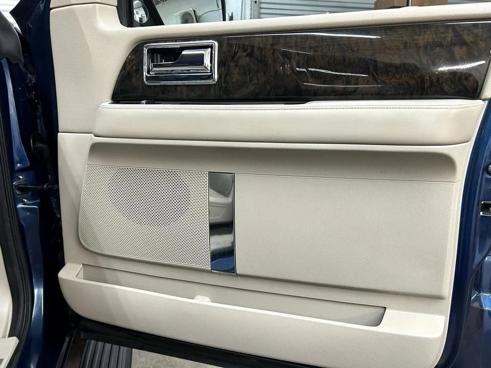 2017 Lincoln Navigator 3rd Gen - Image 13 of 19