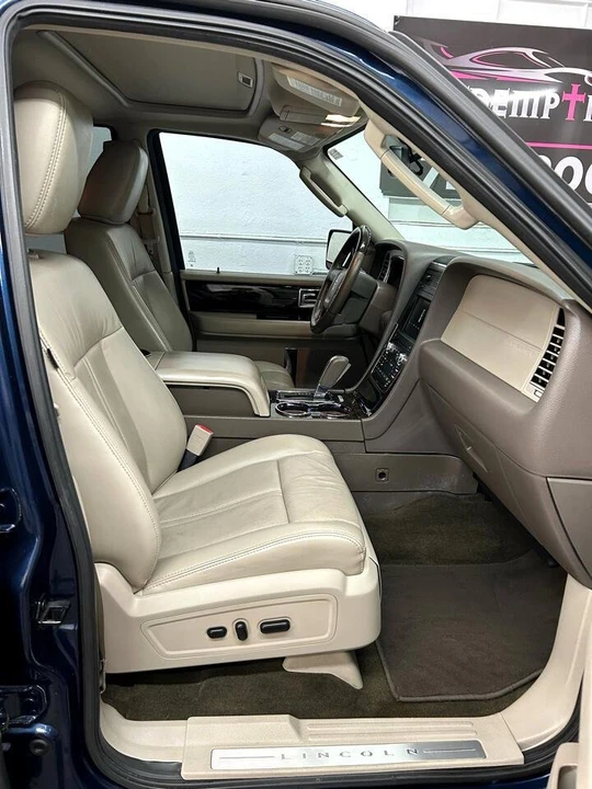 2017 Lincoln Navigator 3rd Gen - Image 14 of 19