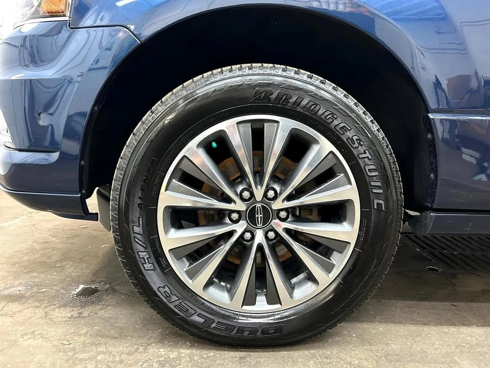 2017 Lincoln Navigator 3rd Gen - Image 8 of 19