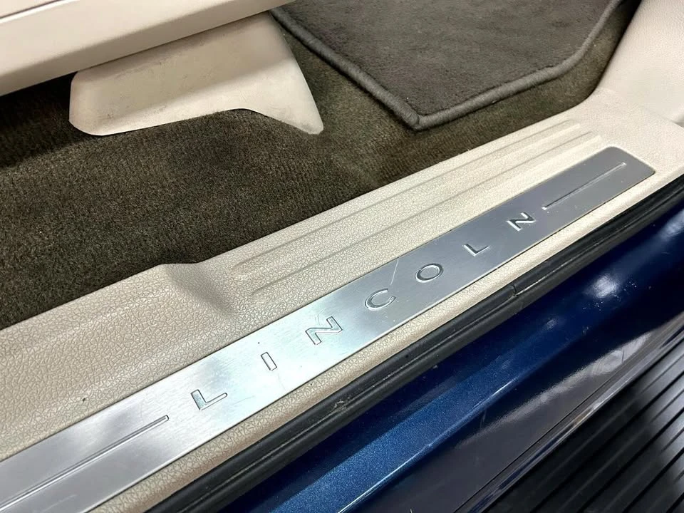 2017 Lincoln Navigator 3rd Gen - Image 16 of 19