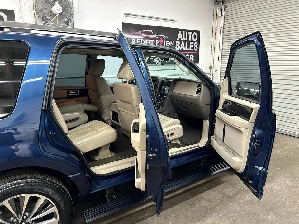 2017 Lincoln Navigator 3rd Gen - Image 12 of 19