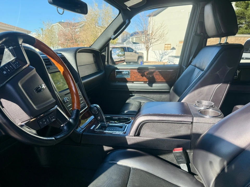 2017 Lincoln Navigator 3rd Gen - Image 8 of 13
