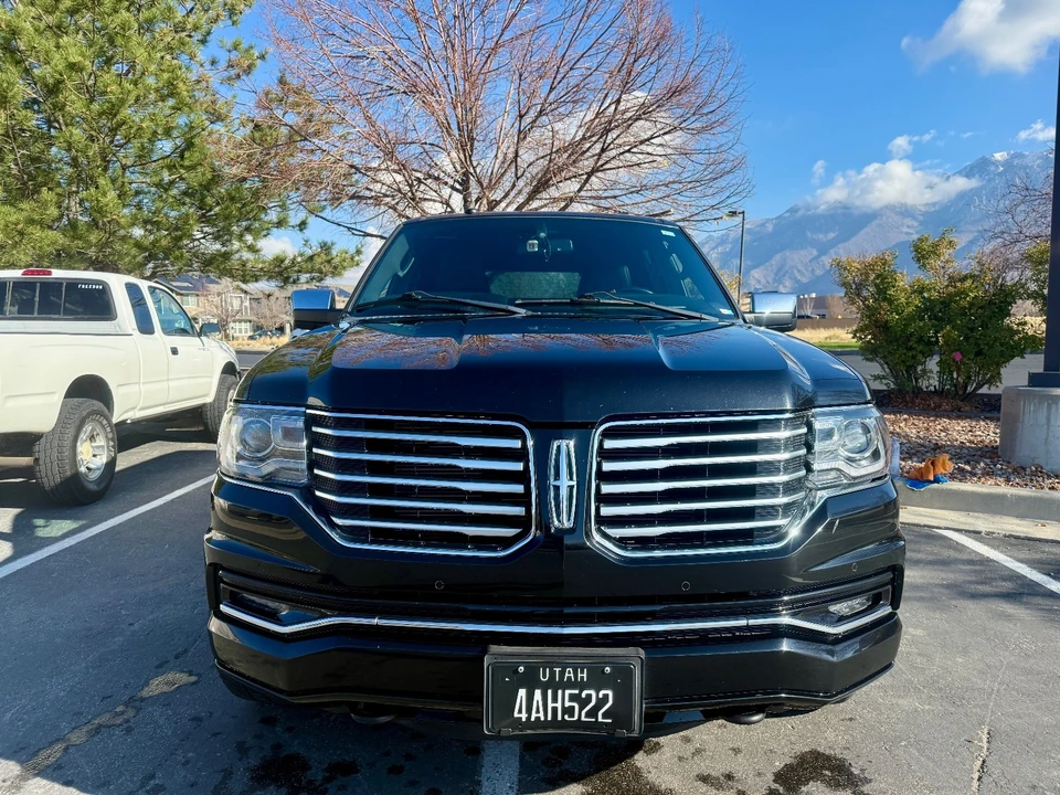2017 Lincoln Navigator 3rd Gen - Image 2 of 13