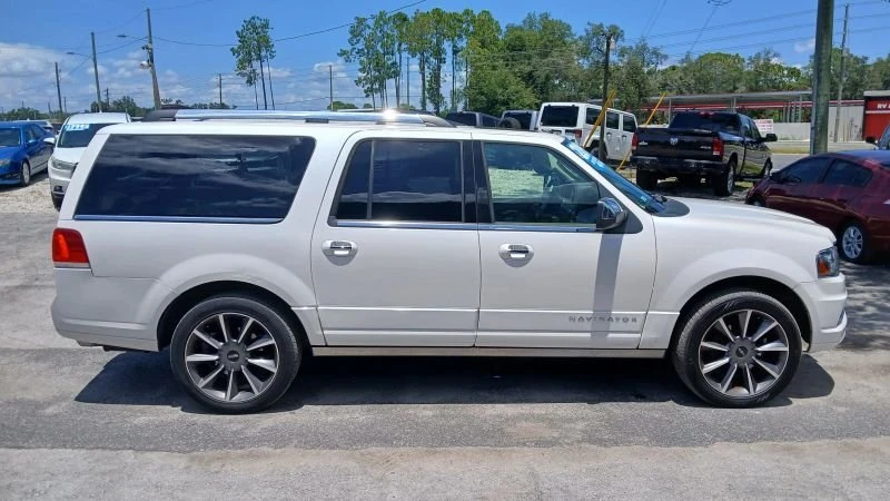 2017 Lincoln Navigator 3rd Gen - Image 6 of 19