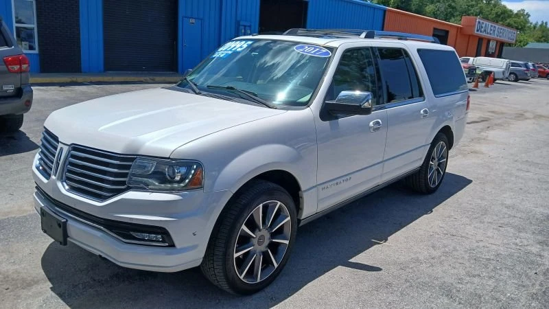 2017 Lincoln Navigator 3rd Gen - Image 2 of 19