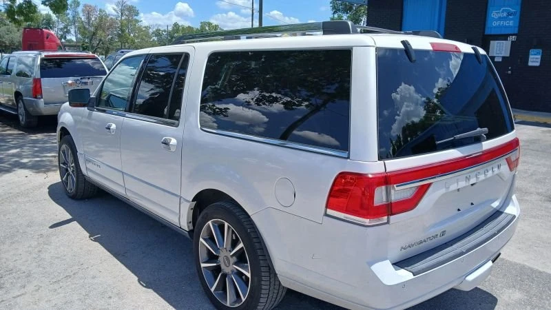 2017 Lincoln Navigator 3rd Gen - Image 3 of 19