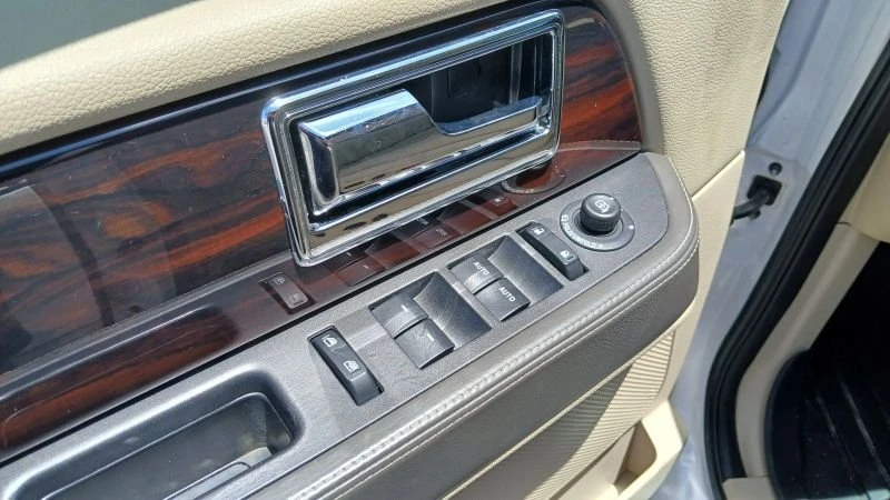 2017 Lincoln Navigator 3rd Gen - Image 14 of 19