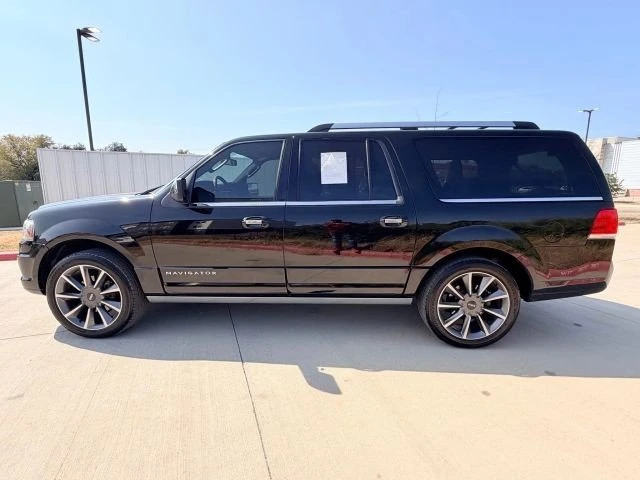 2017 Lincoln Navigator 3rd Gen - Image 2 of 17