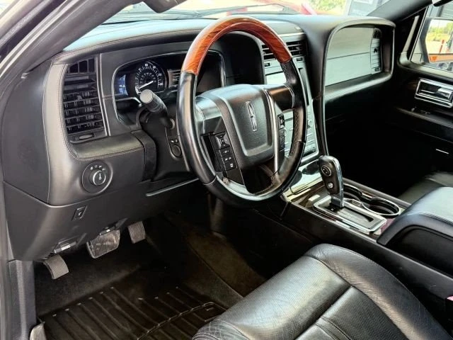 2017 Lincoln Navigator 3rd Gen - Image 11 of 17