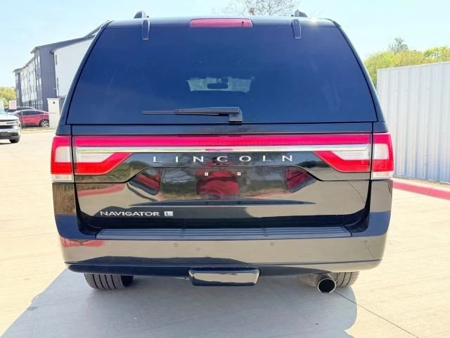 2017 Lincoln Navigator 3rd Gen - Image 5 of 16