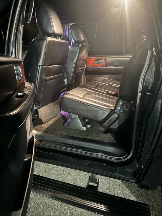 2017 Lincoln Navigator 3rd Gen - Image 8 of 10
