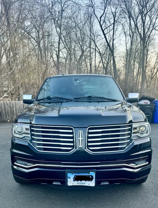 2017 Lincoln Navigator 3rd Gen - Image 2 of 10