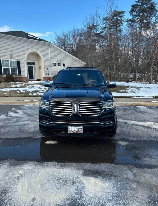 2017 Lincoln Navigator 3rd Gen - Image 2 of 8