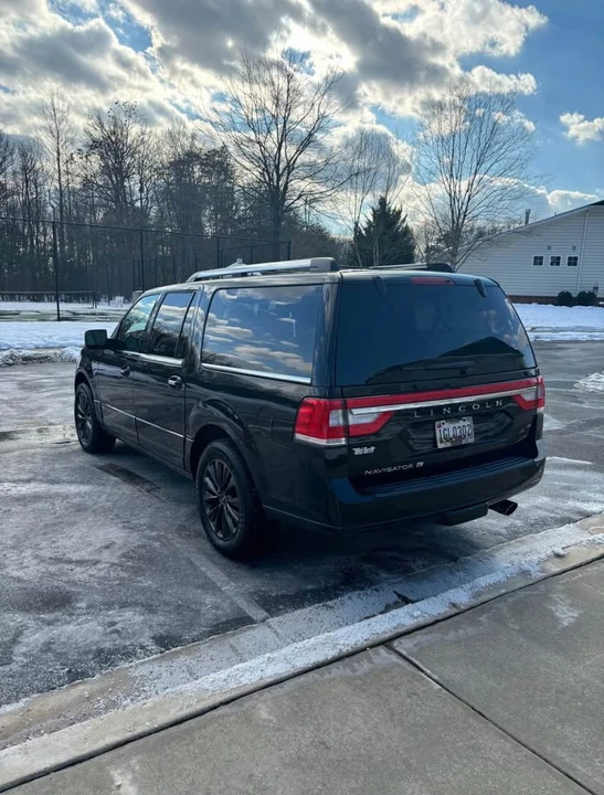 2017 Lincoln Navigator 3rd Gen - Image 7 of 8