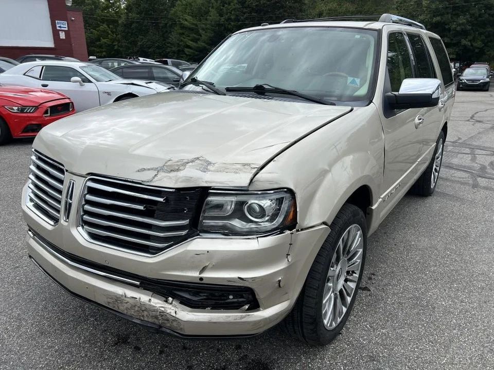 2017 Lincoln Navigator 3rd Gen - Image 11 of 12
