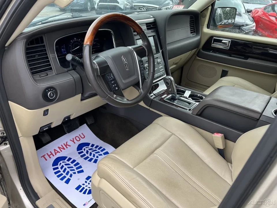 2017 Lincoln Navigator 3rd Gen - Image 3 of 12