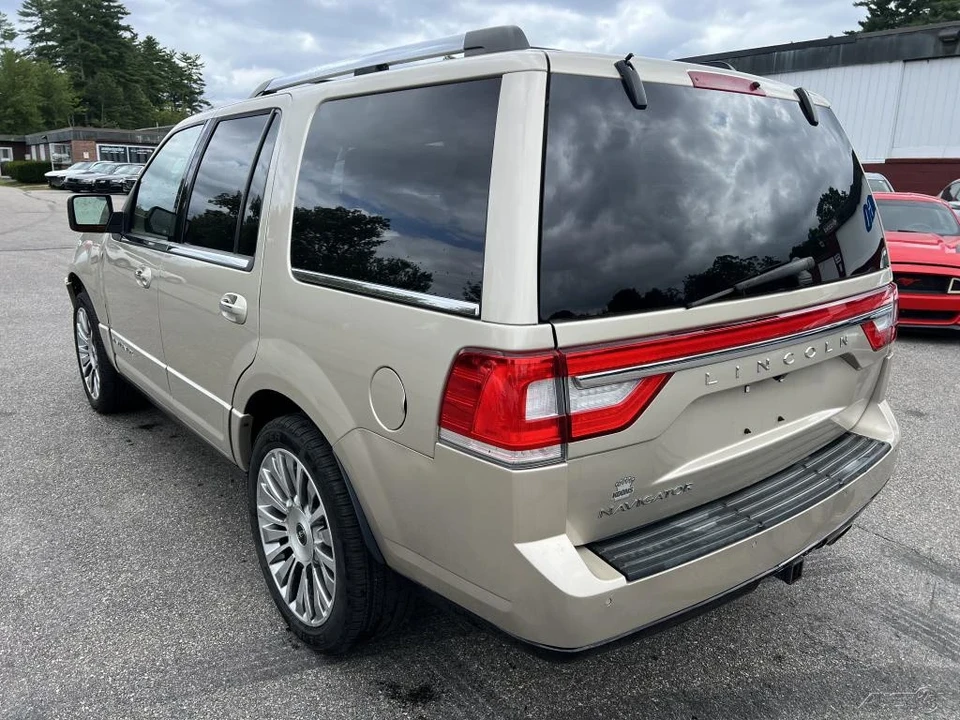 2017 Lincoln Navigator 3rd Gen - Image 7 of 12