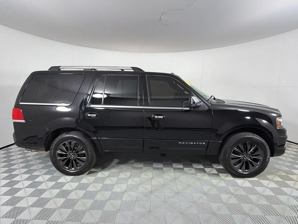 2017 Lincoln Navigator 3rd Gen - Image 4 of 21