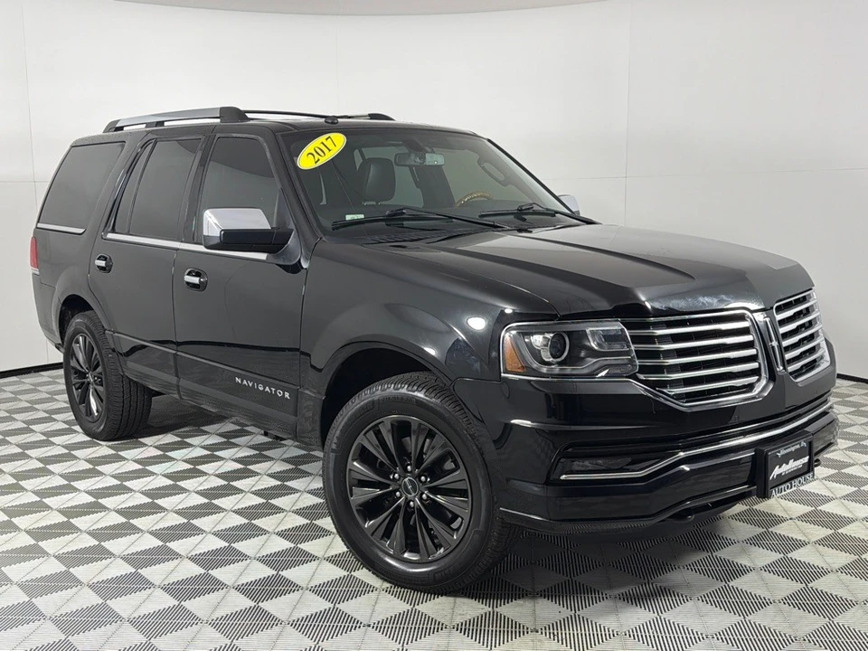 2017 Lincoln Navigator 3rd Gen - Image 2 of 21