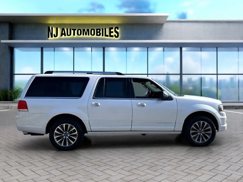 2017 Lincoln Navigator 3rd Gen - Image 8 of 12
