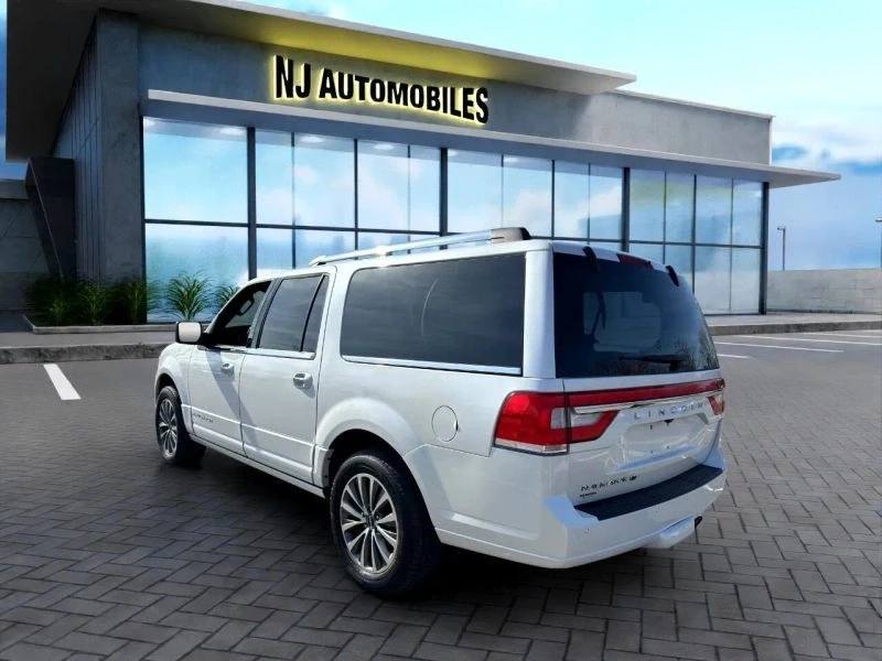 2017 Lincoln Navigator 3rd Gen - Image 5 of 12