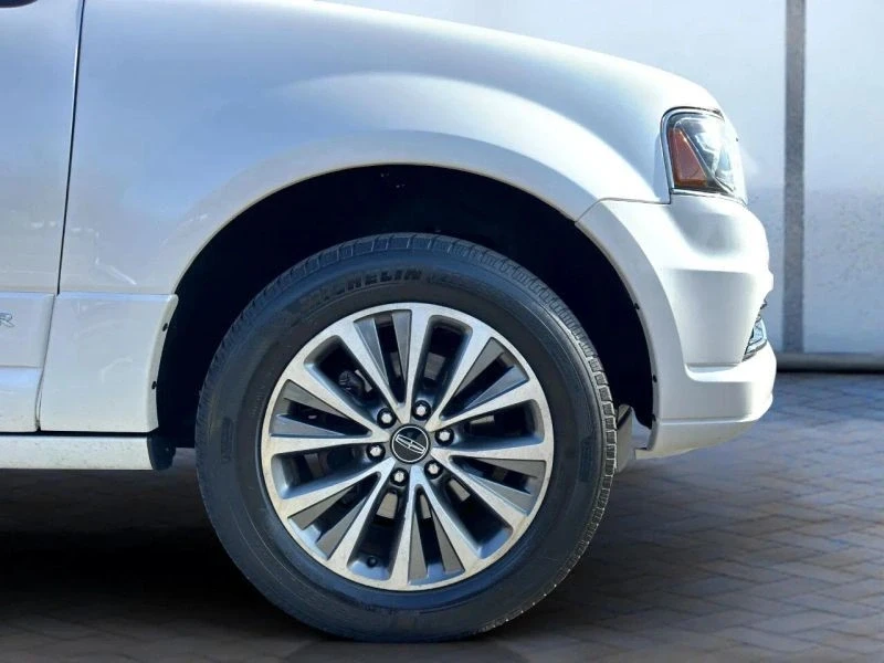 2017 Lincoln Navigator 3rd Gen - Image 10 of 12