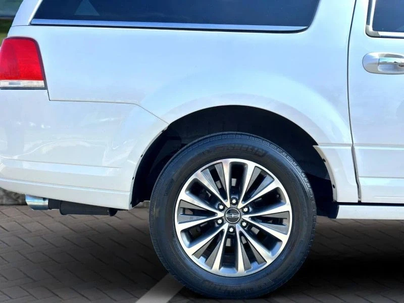 2017 Lincoln Navigator 3rd Gen - Image 12 of 12