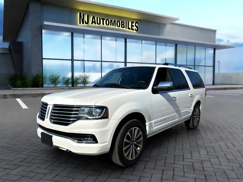 2017 Lincoln Navigator 3rd Gen - Image 3 of 12