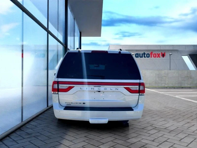 2017 Lincoln Navigator 3rd Gen - Image 6 of 12