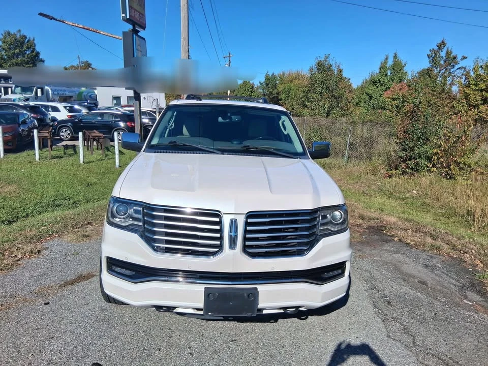 2017 Lincoln Navigator 3rd Gen - Image 3 of 11