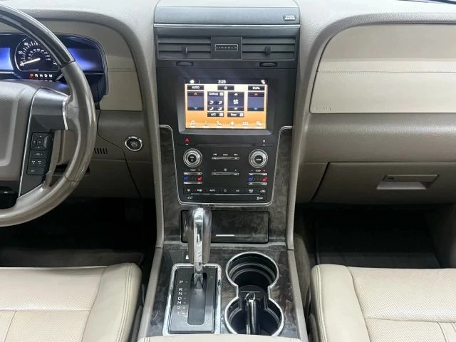 2017 Lincoln Navigator 3rd Gen - Image 10 of 12