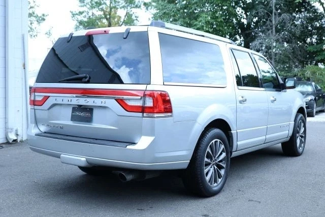 2017 Lincoln Navigator 3rd Gen - Image 6 of 12