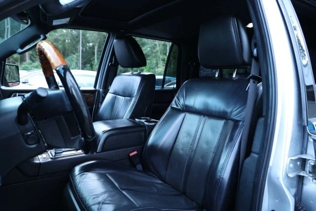 2017 Lincoln Navigator 3rd Gen - Image 3 of 12