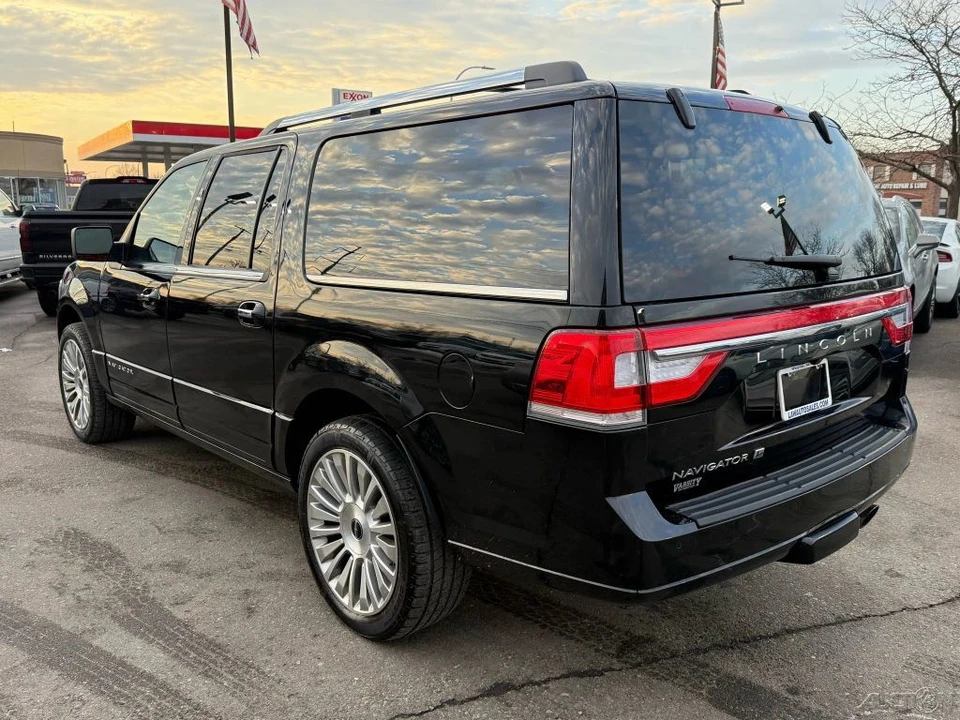 2017 Lincoln Navigator 3rd Gen - Image 7 of 12