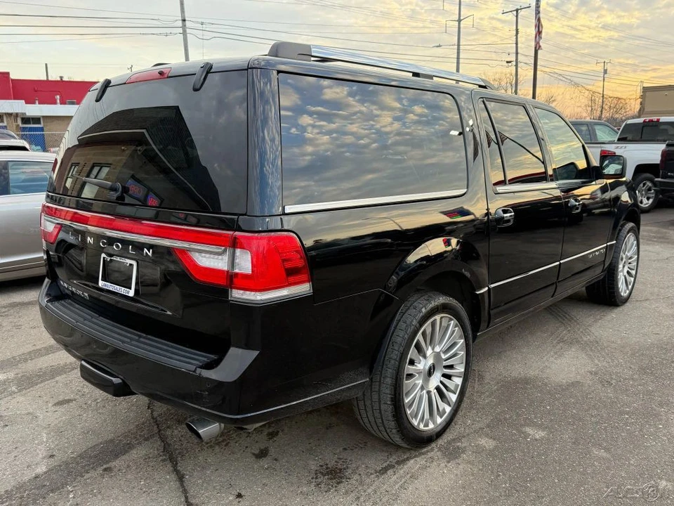 2017 Lincoln Navigator 3rd Gen - Image 5 of 12