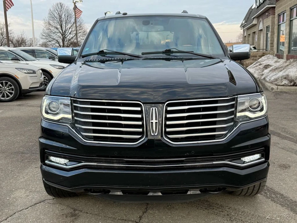 2017 Lincoln Navigator 3rd Gen - Image 2 of 12