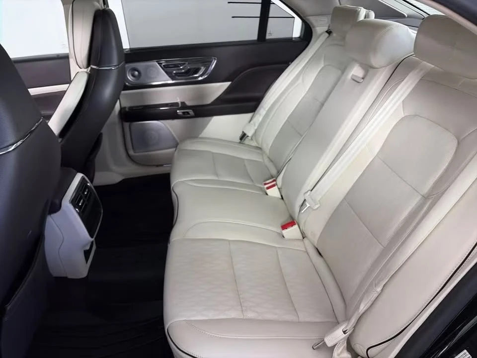 2017 Lincoln Continental 10th Gen - Image 11 of 12